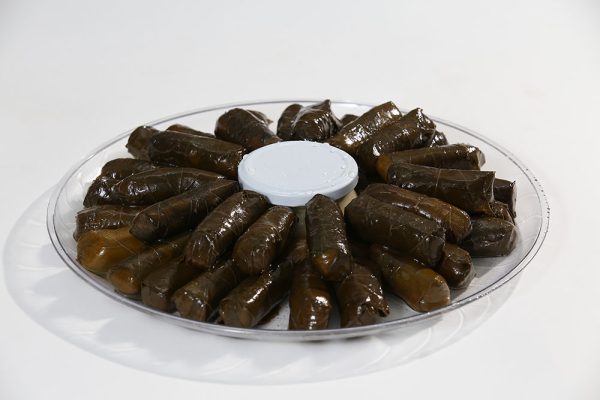 מגש עלי גפן ממולא אורז וציזיקי